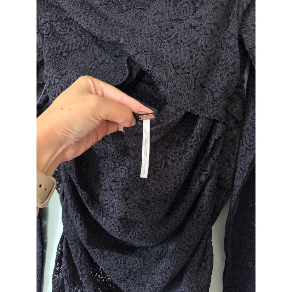 Free People Hold Me Closer Top Black Lace V-Neck Long Sleeve Shirt Large NWT NEW - Picture 7 of 10